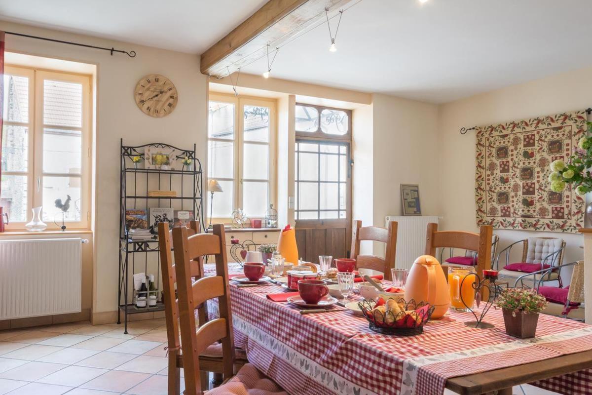 Logis De L'Orme Bed and Breakfast La Rochepot Εξωτερικό φωτογραφία