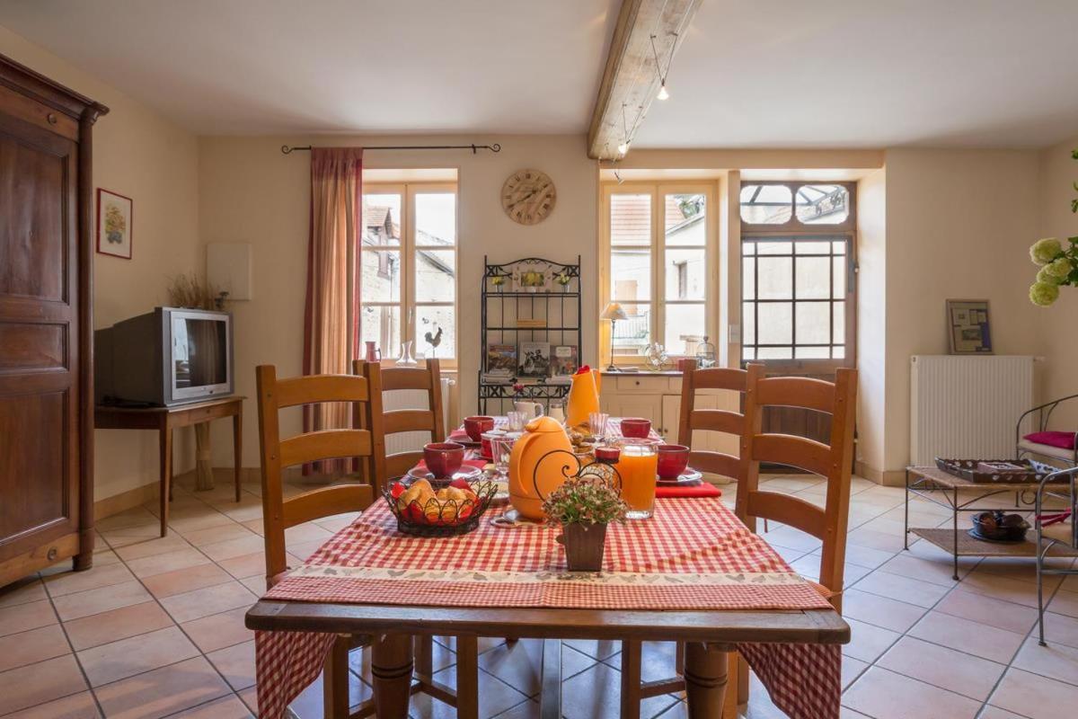Logis De L'Orme Bed and Breakfast La Rochepot Εξωτερικό φωτογραφία